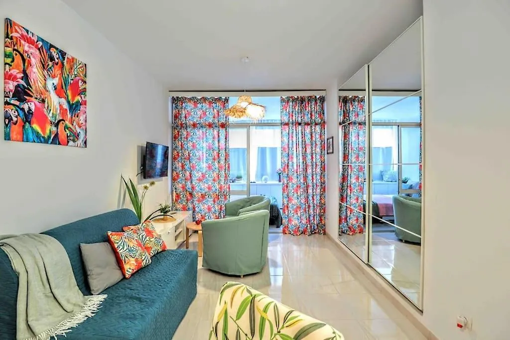 Tropical Holiday Apartment - Parking, Wifi, Ac 토레몰리노스