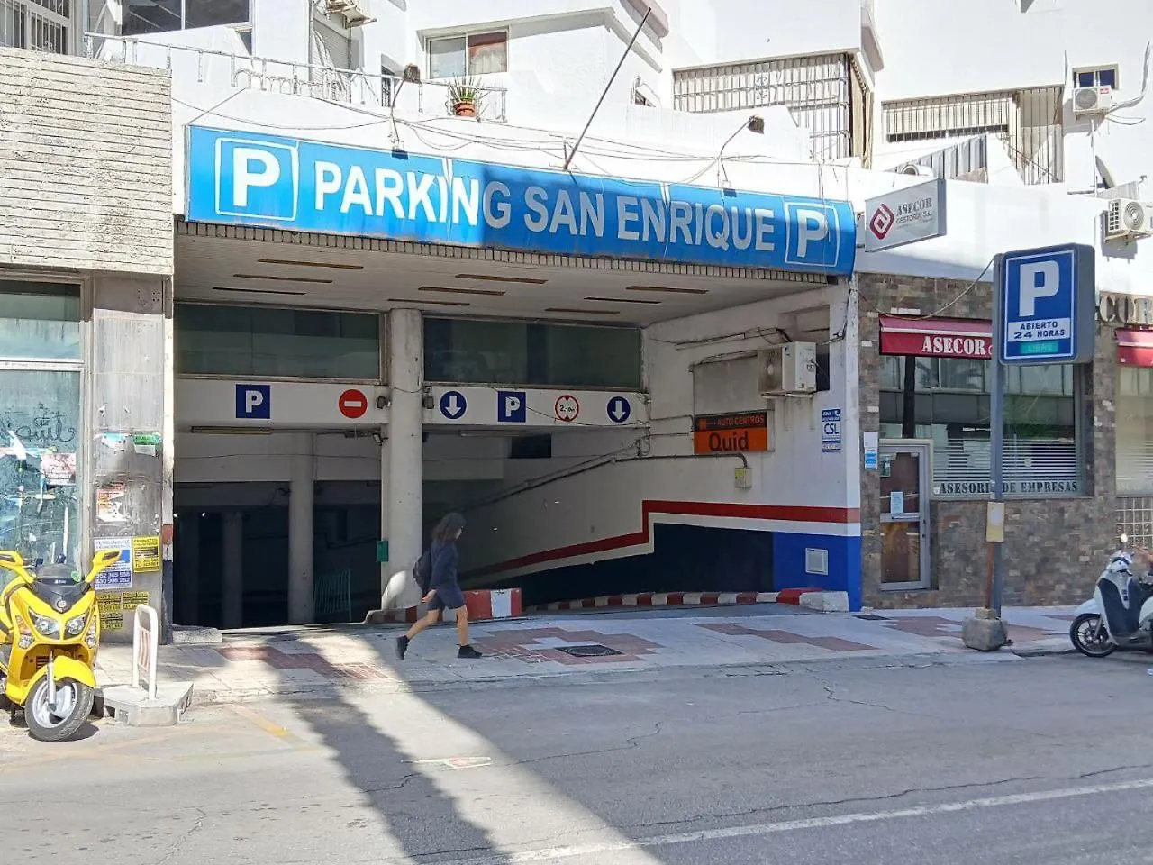 Tropical Holiday Apartment - Parking, Wifi, Ac 토레몰리노스 0*,