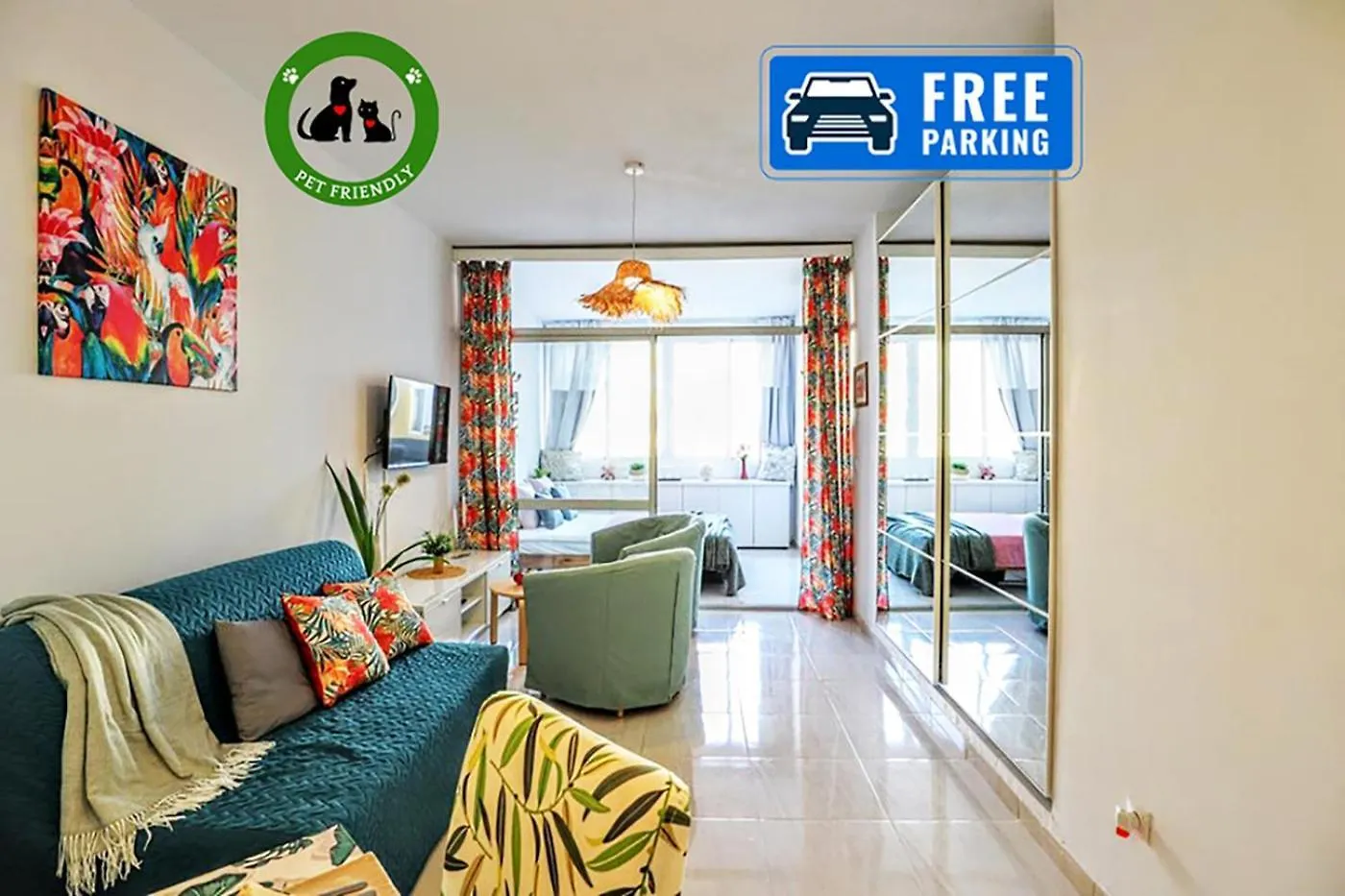 Tropical Holiday Apartment - Parking, Wifi, Ac 토레몰리노스